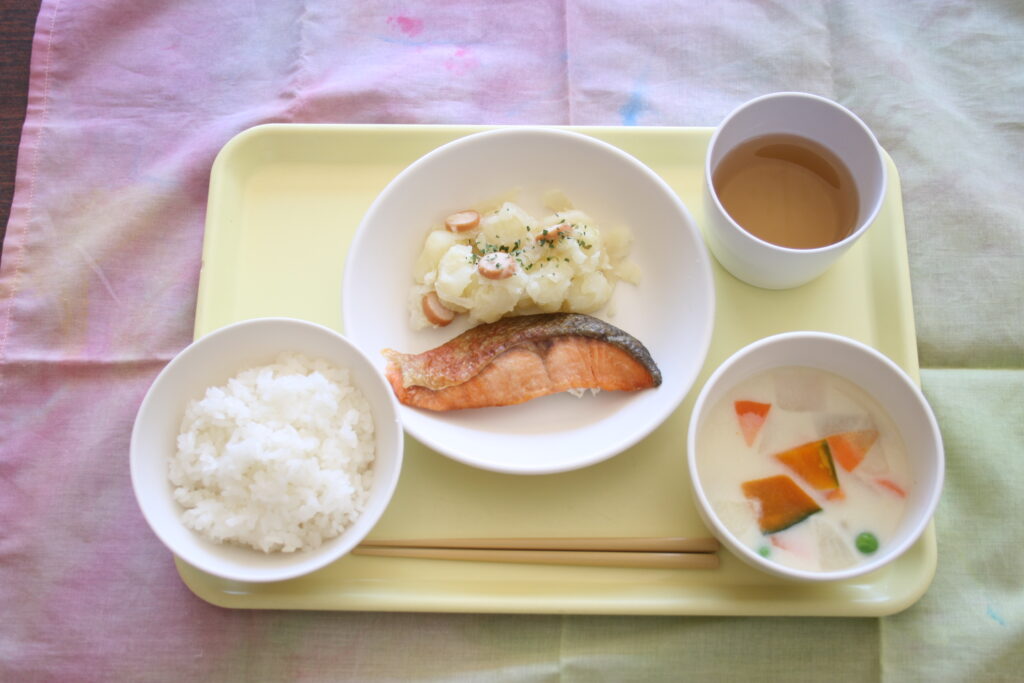 今日のメニュー - 鹿島こども園【学校法人明睦学園】｜蒲郡市にある